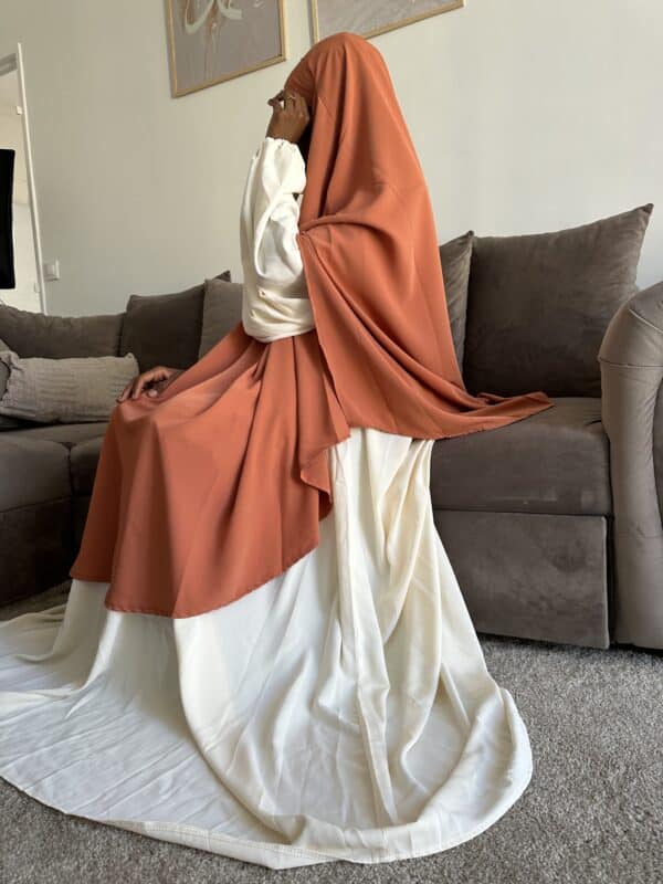 Maxi Khimar fendu en soie de medine, couleur corail