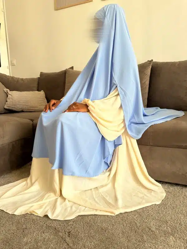 Maxi Khimar fendu en soie de medine, couleur bleu clair