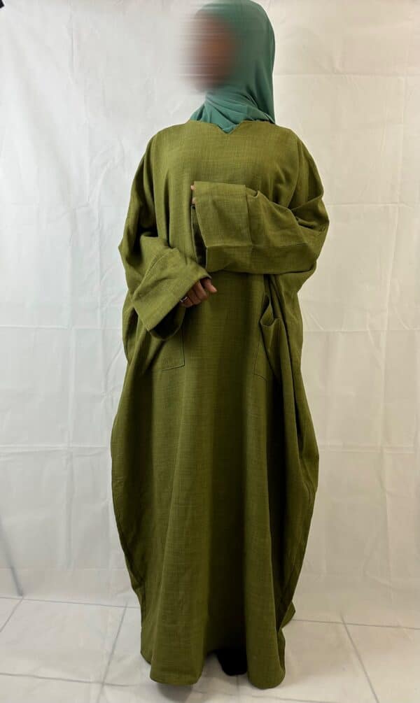 Abaya LÉNA Tissu Effet Lin, couleur olive