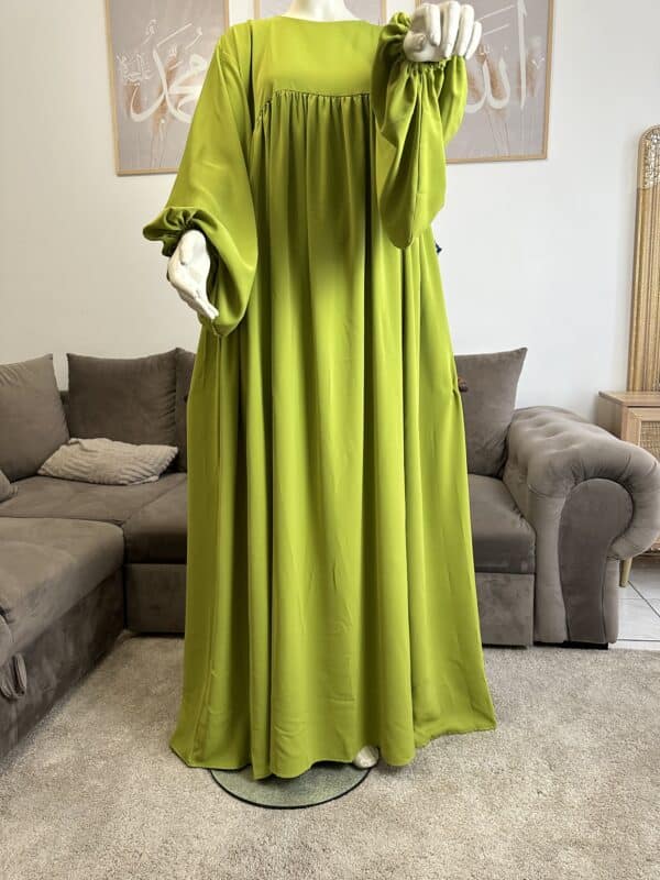 Abaya BAYO soie de medine manches bouffantes grande taille, couleur olive