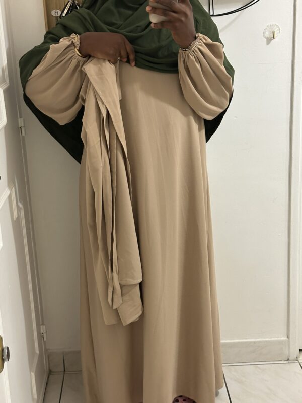 Abaya Nora 2 pièces Beige Foncé – Image 4