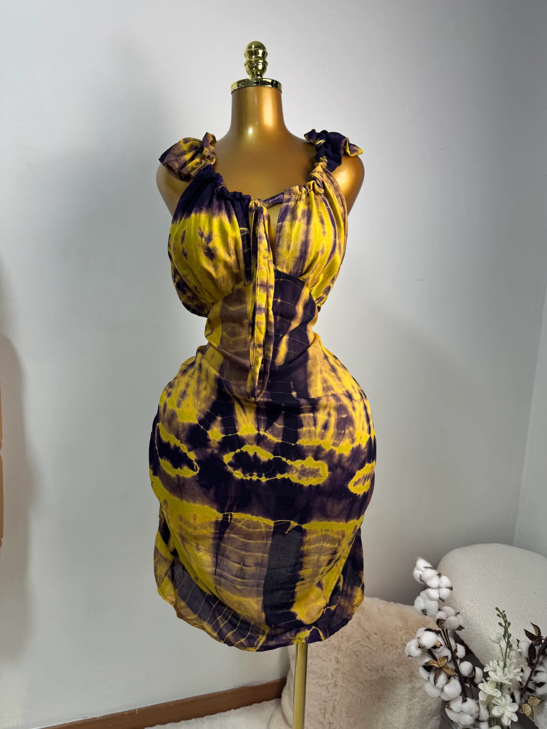 Robe courte en tissu Dampé – Image 3