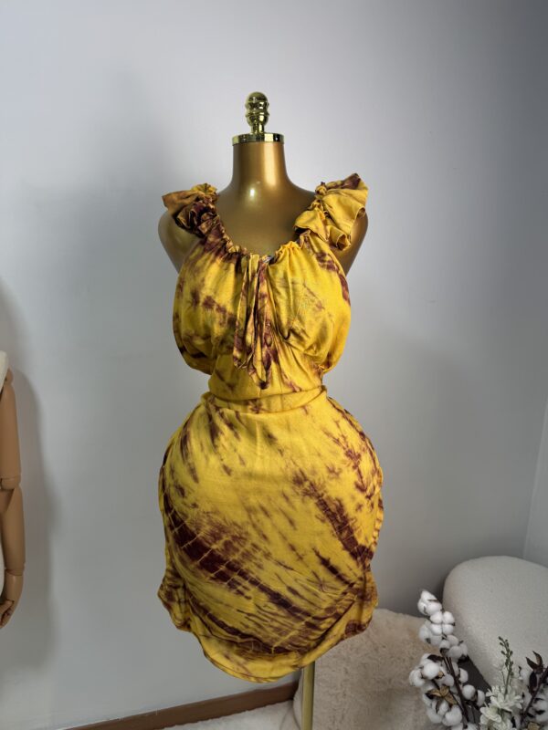 Robe courte en tissu Dampé