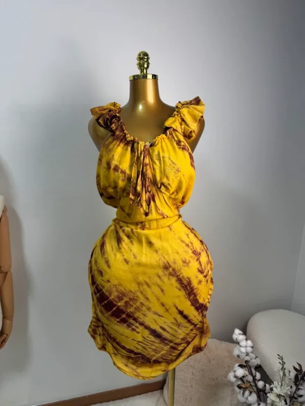 Robe courte en tissu Dampé