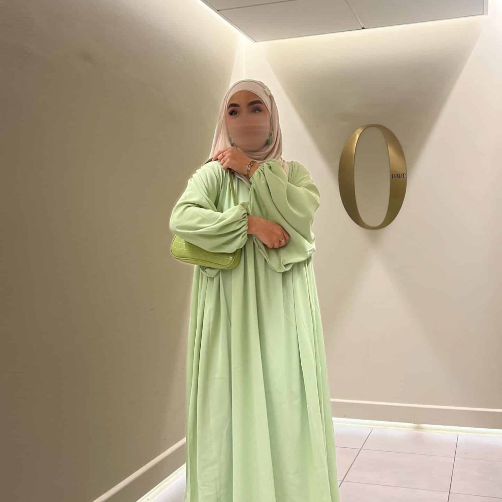 Abaya BAYO soie de medine manches bouffantes, couleur vert anis